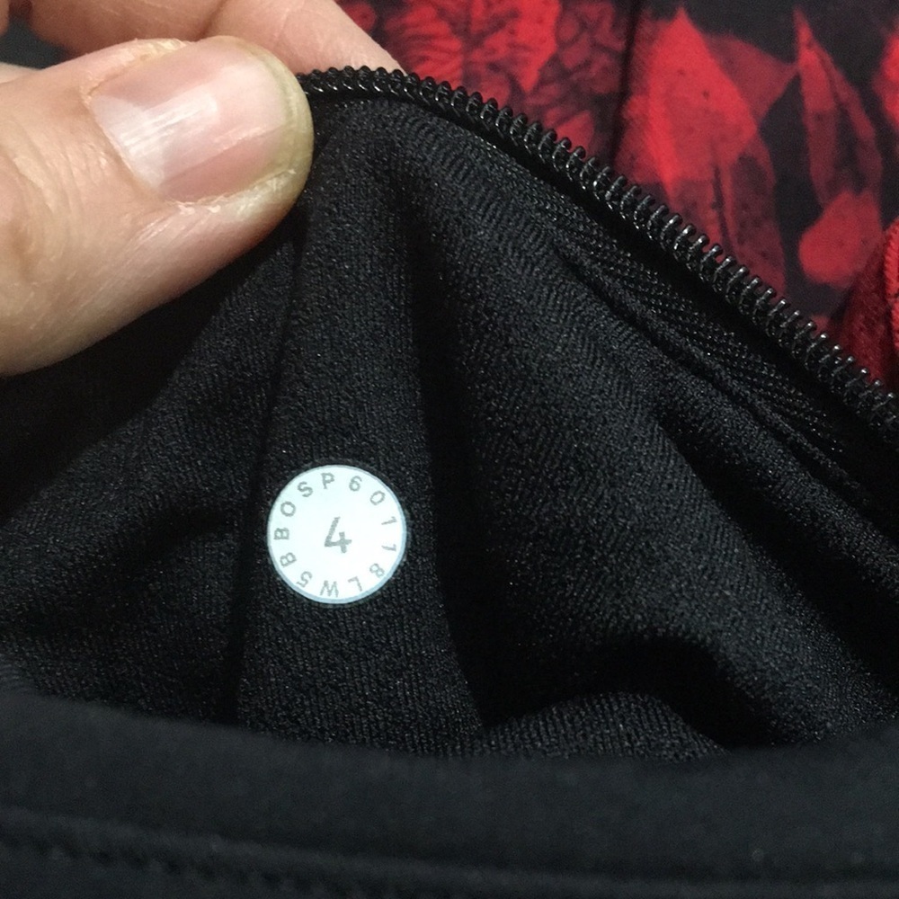 Lululemon Floral High Rise Leggings Black & Red Carminetrue Train Times size 4 - Picture 4 of 8